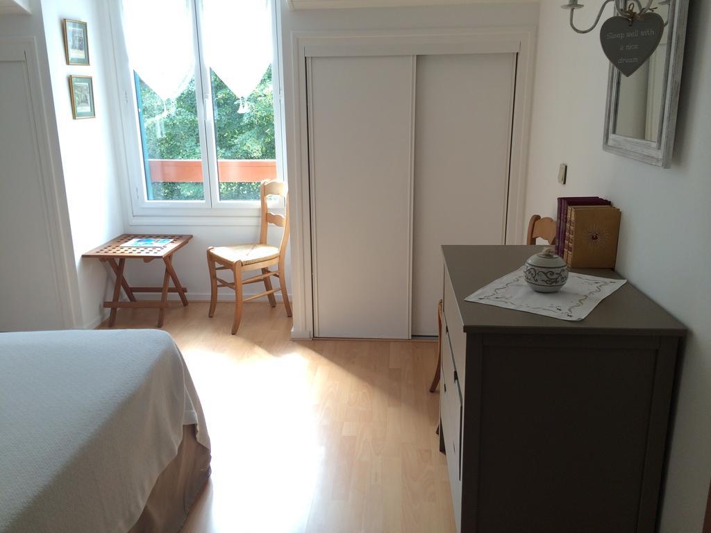 Guest House Maison Iratzean Аскен Номер фото